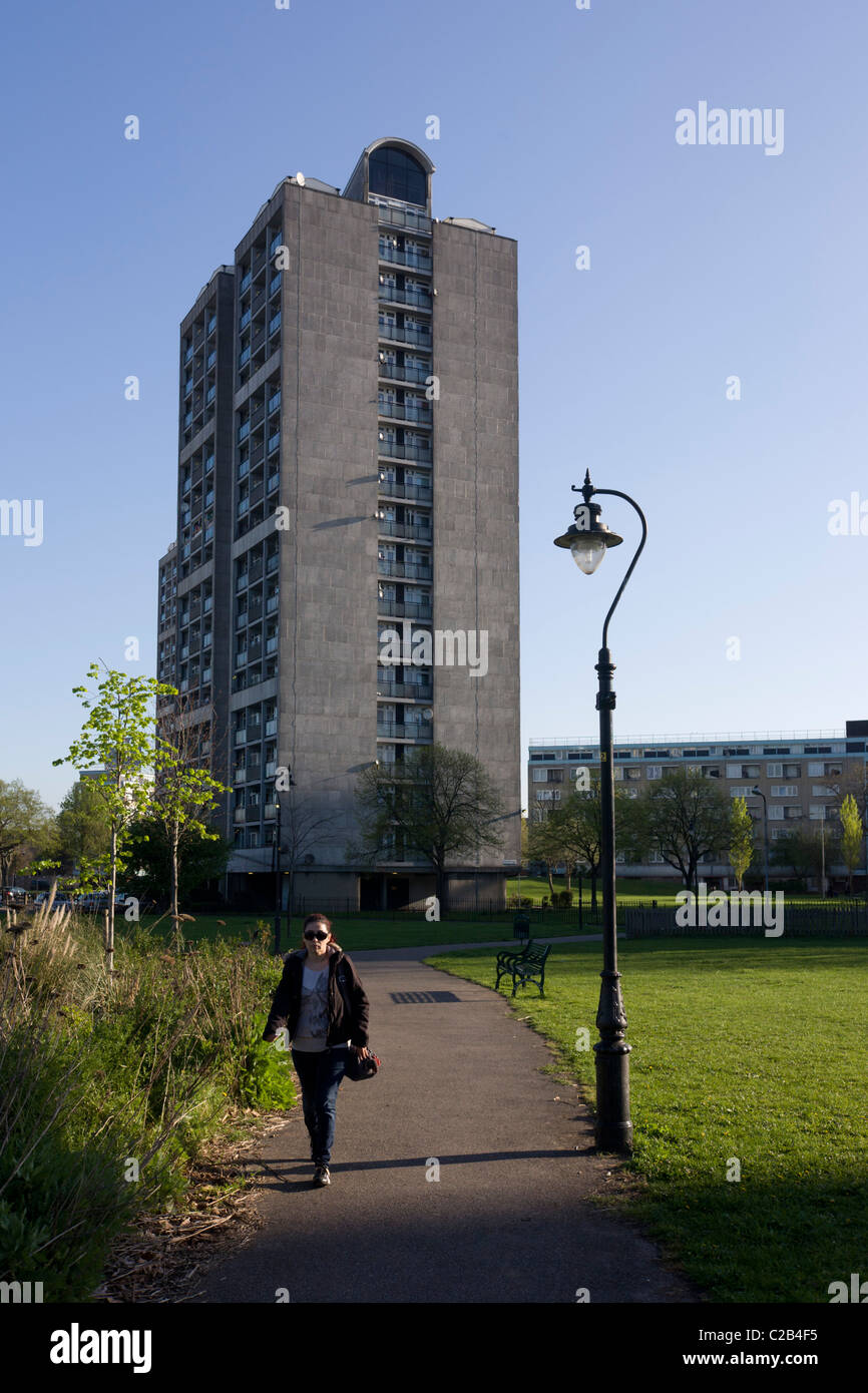 Highrise flats in Kennington Park, Lambeth, South London Stock Photo