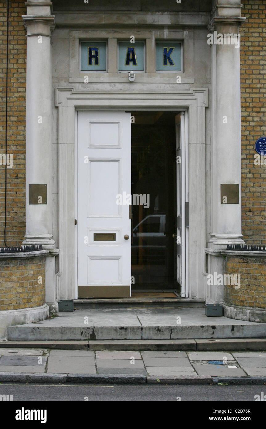 Geri Halliwell visits a recording studio with her daughter Bluebell