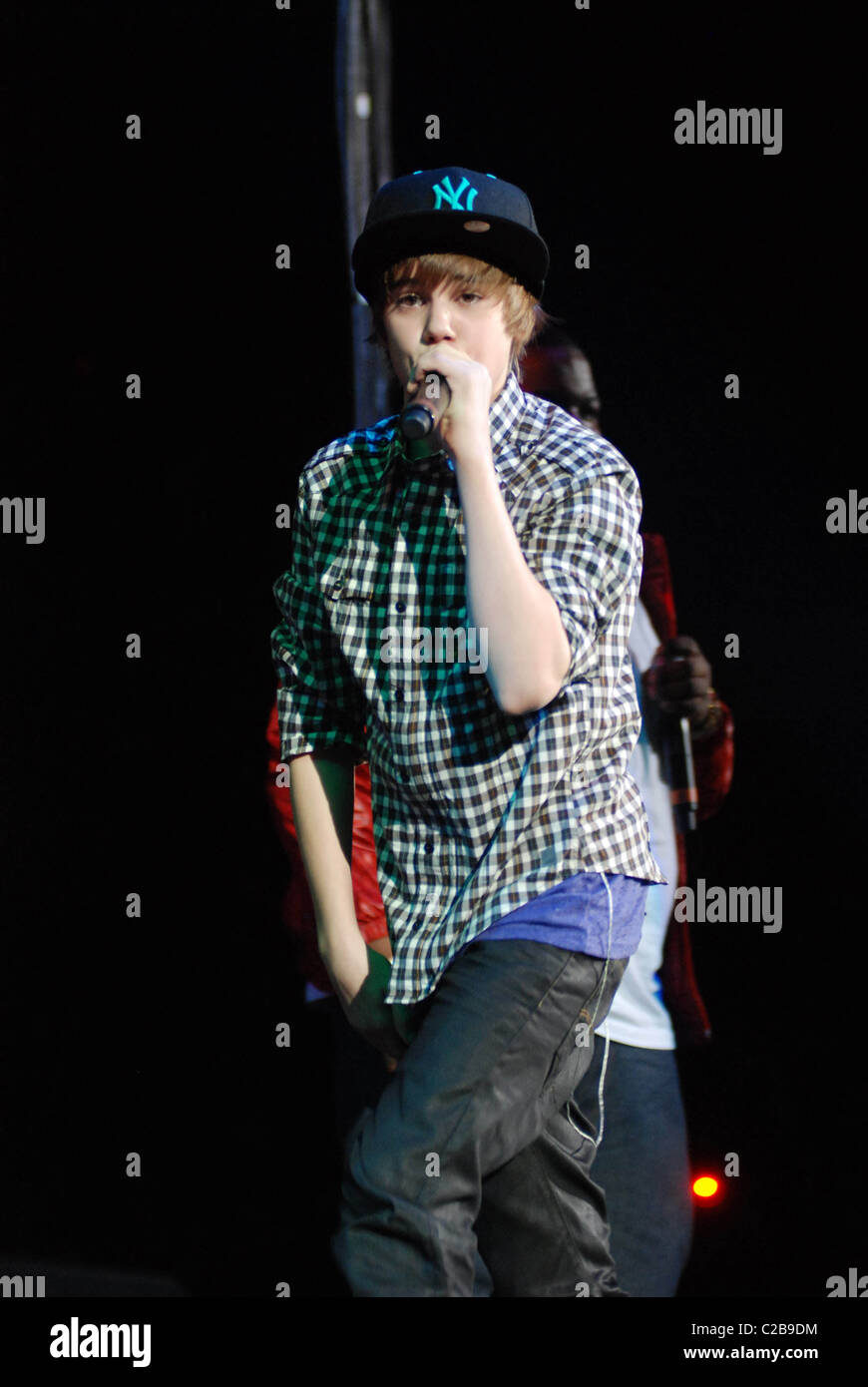 Justin Bieber Performing At The 09 B96 Jingle Bash In Rosemont Illinois Rosemount Usa 12 12 09 Stock Photo Alamy