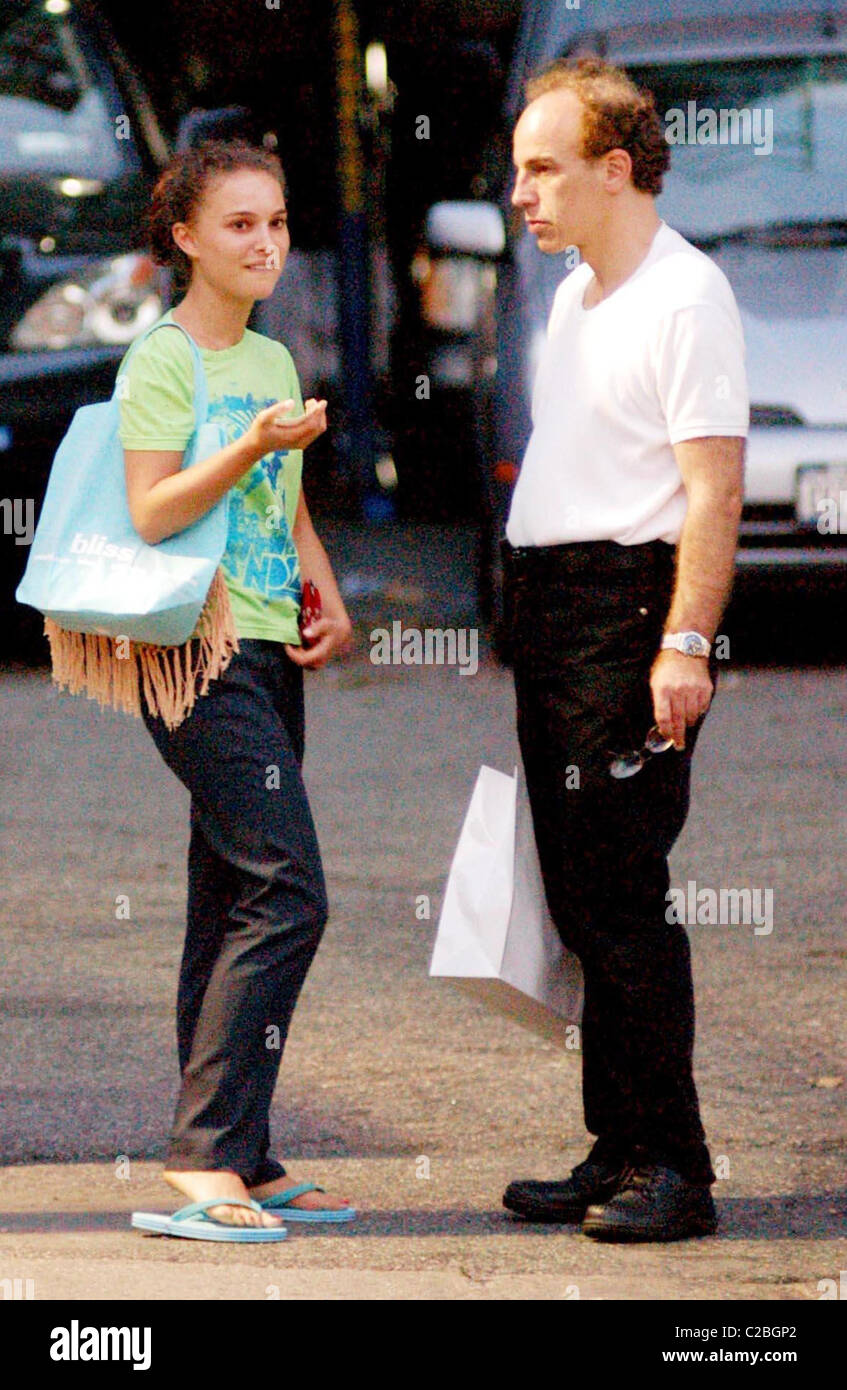 Natalie Portman and her dad waiting to flag down a cab New York City