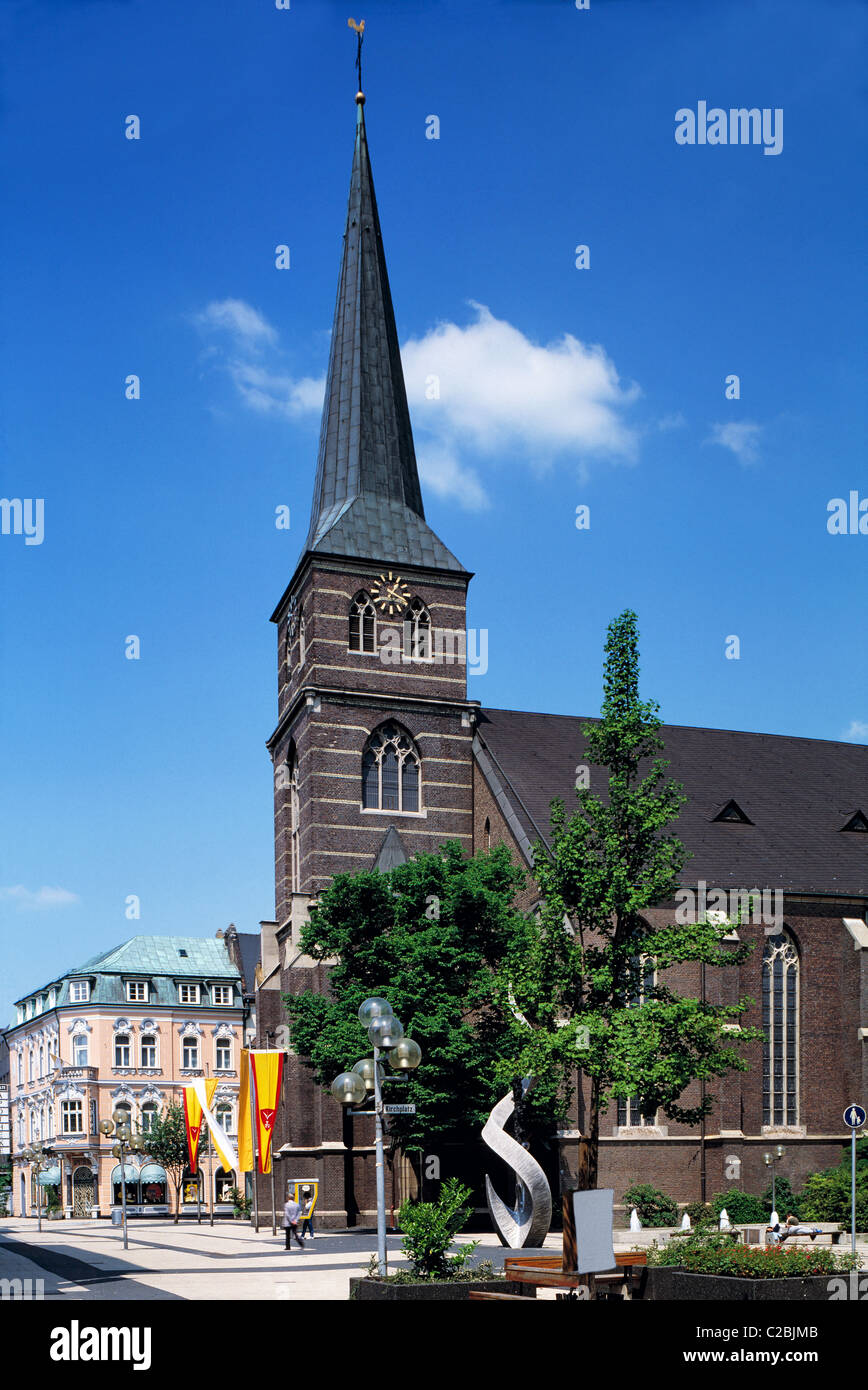 Alte Apotheke und Kirche St. Cyriakus in Bottrop, Ruhrgebiet, Nordrhein-Westfalen Stock Photo