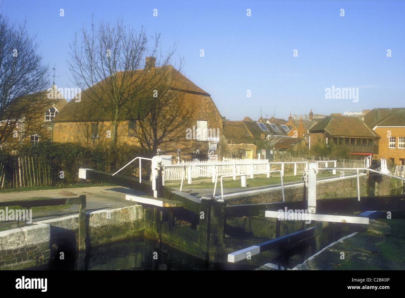 Newbury lock and Lock Cottage on the Kennet and Avon Canal,  Berkshire, England, UK. Stock Photo