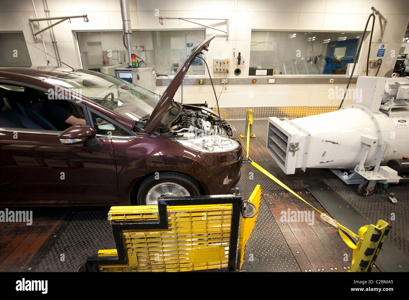 Ford Dagenham Ford Fiesta CO2 emissions Testing. Photo:Jeff Gilbert Stock Photo