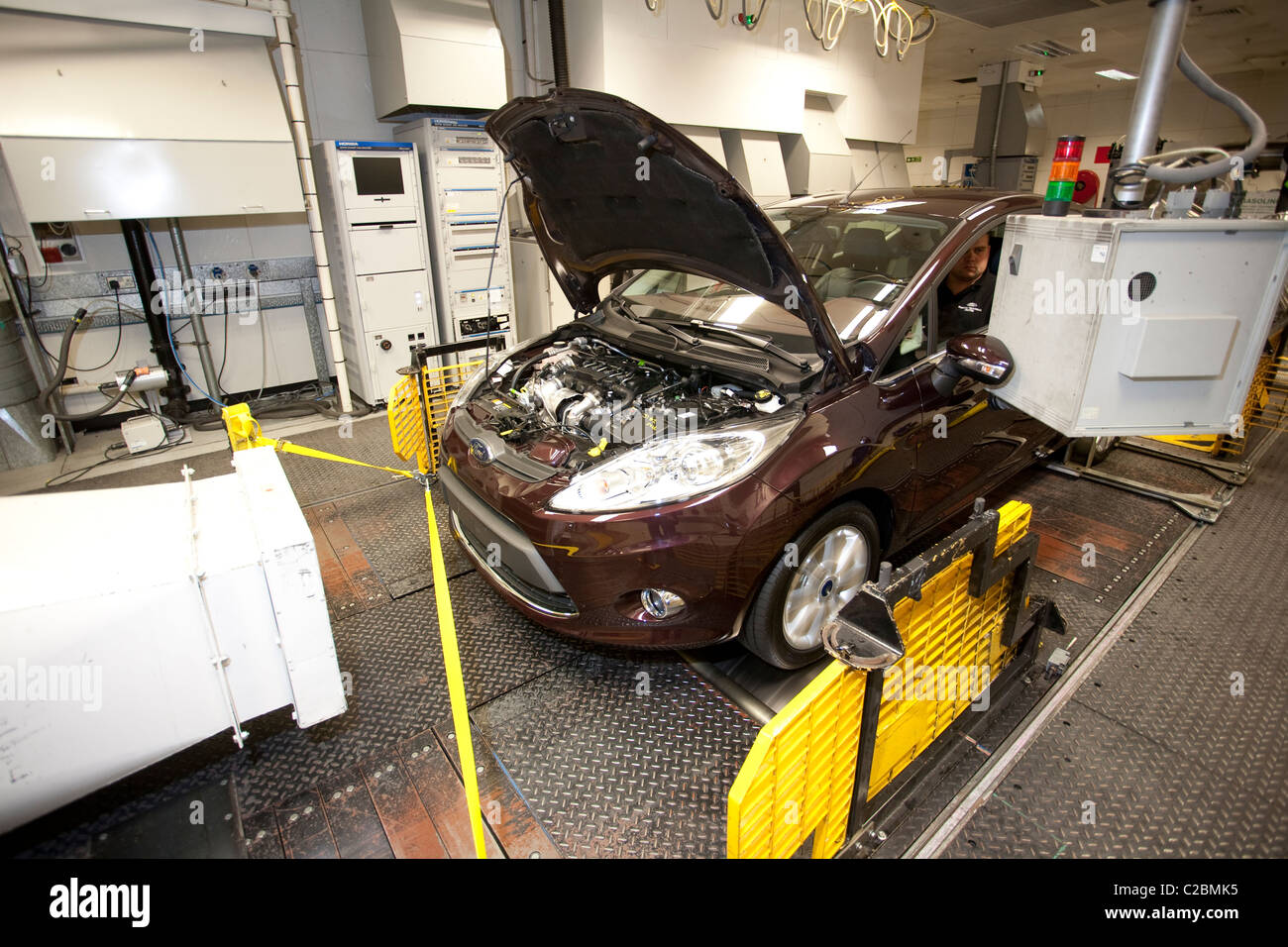 Ford Dagenham Ford Fiesta CO2 emissions Testing. Photo:Jeff Gilbert Stock Photo
