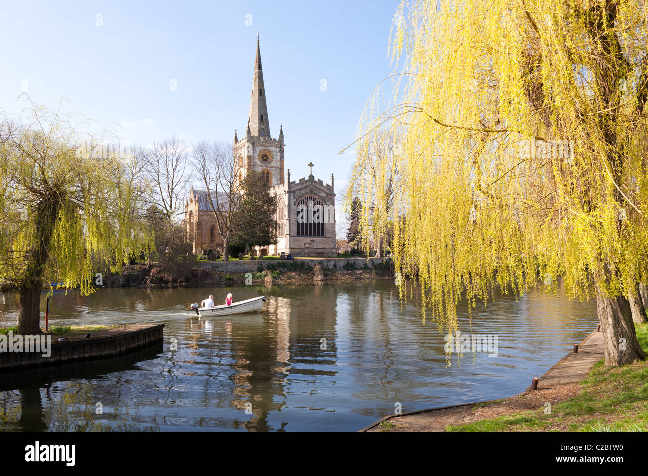 Springtime at Holy Trinity church beside the River Avon, Stratford upon Avon, Warwickshire, England, UK Stock Photo