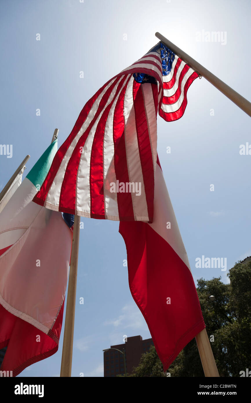 Flying texas flag hires stock photography and images Alamy