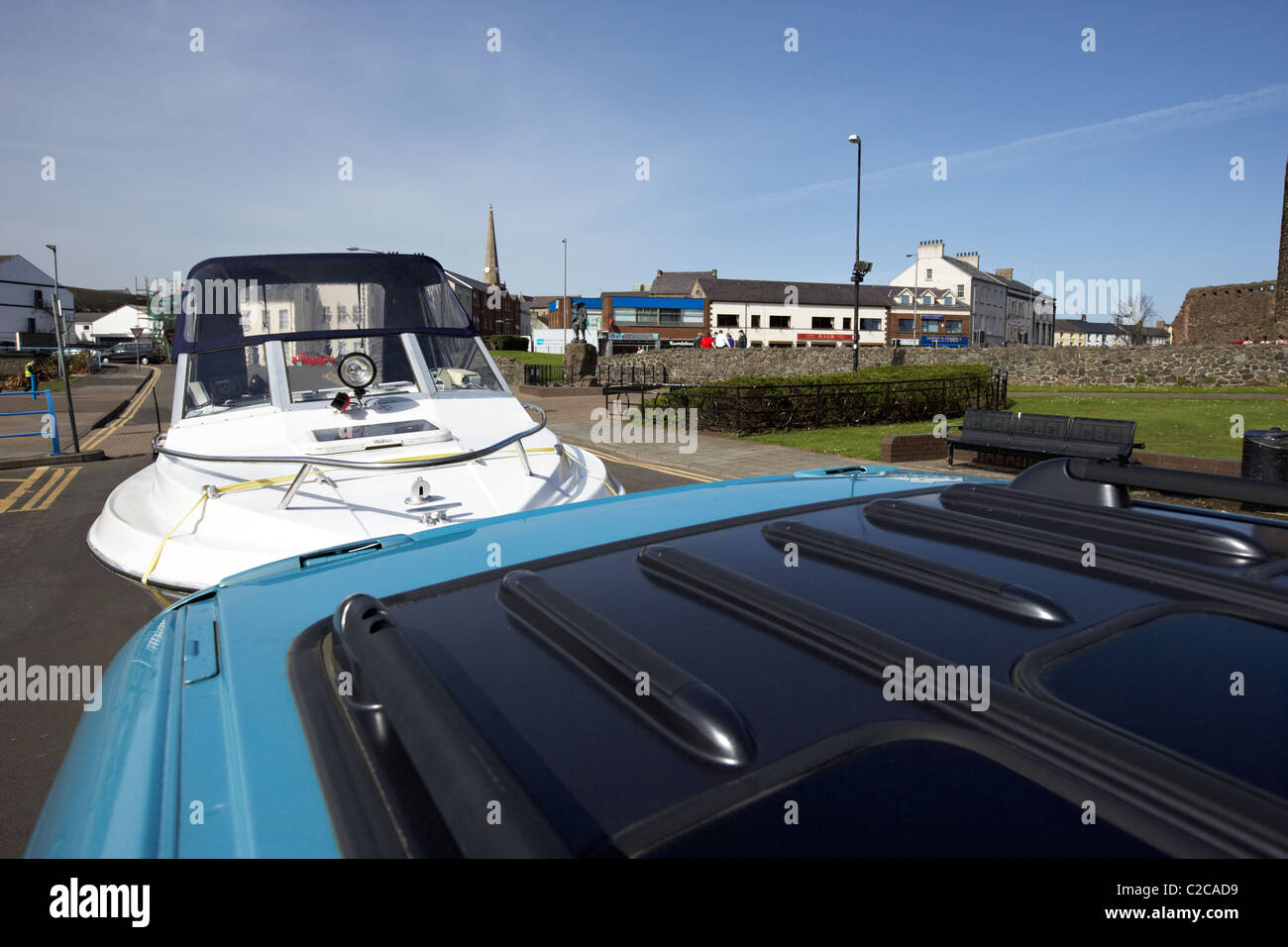 car towing boat on trailer in the uk Stock Photo