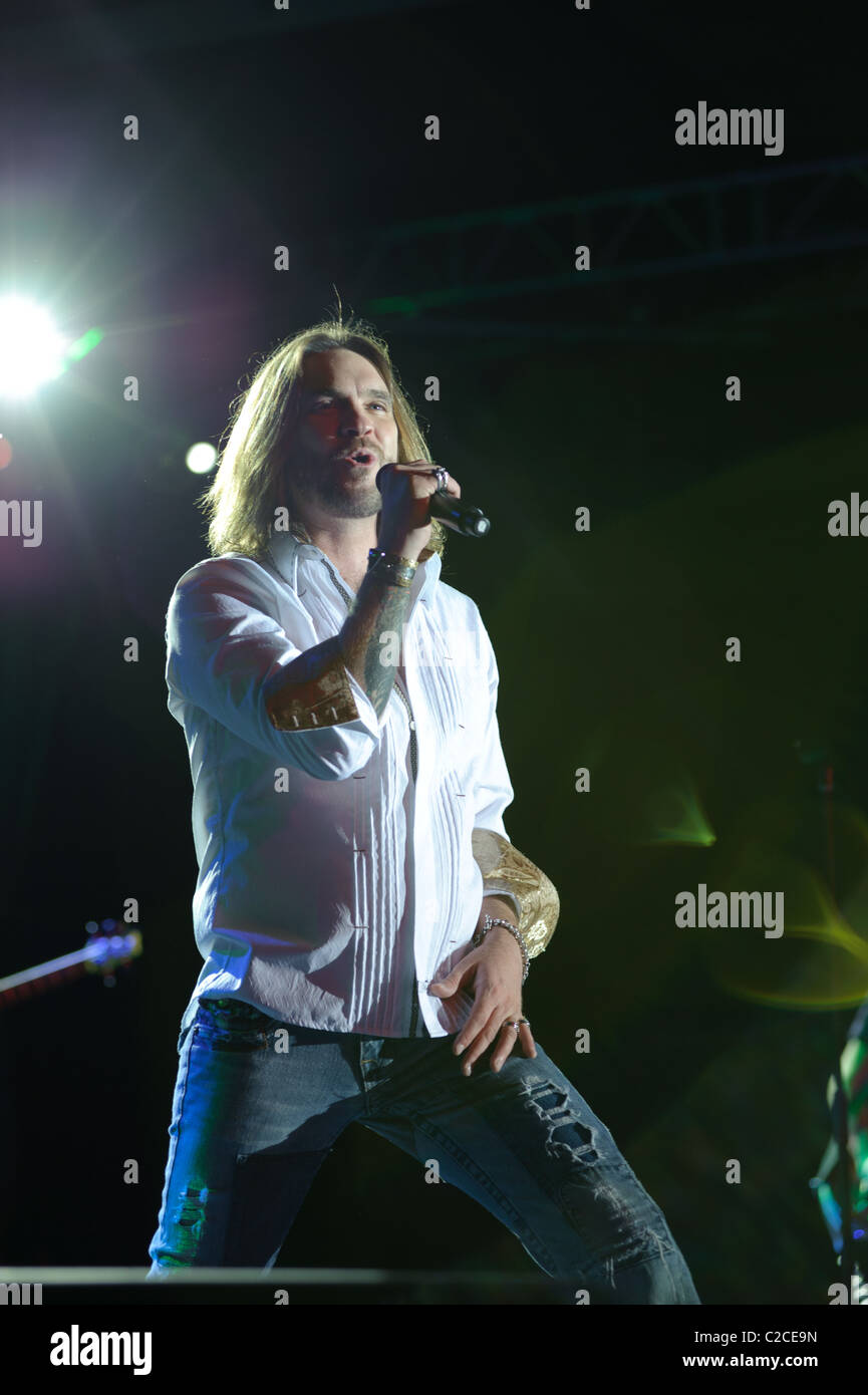 April 08, 2011, Sacramento, CA - Bo Bice performs on stage at Thunder Valley Casino in Rocklin, CA Stock Photo