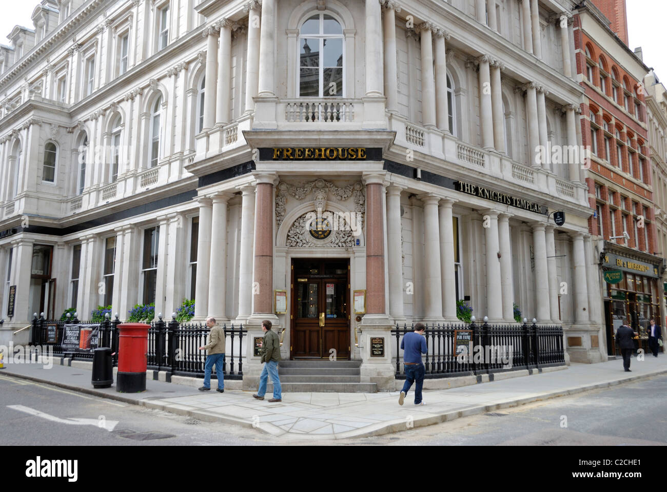 Knights Templar JD Wetherspoon public house in Chancery Lane WC2 Stock