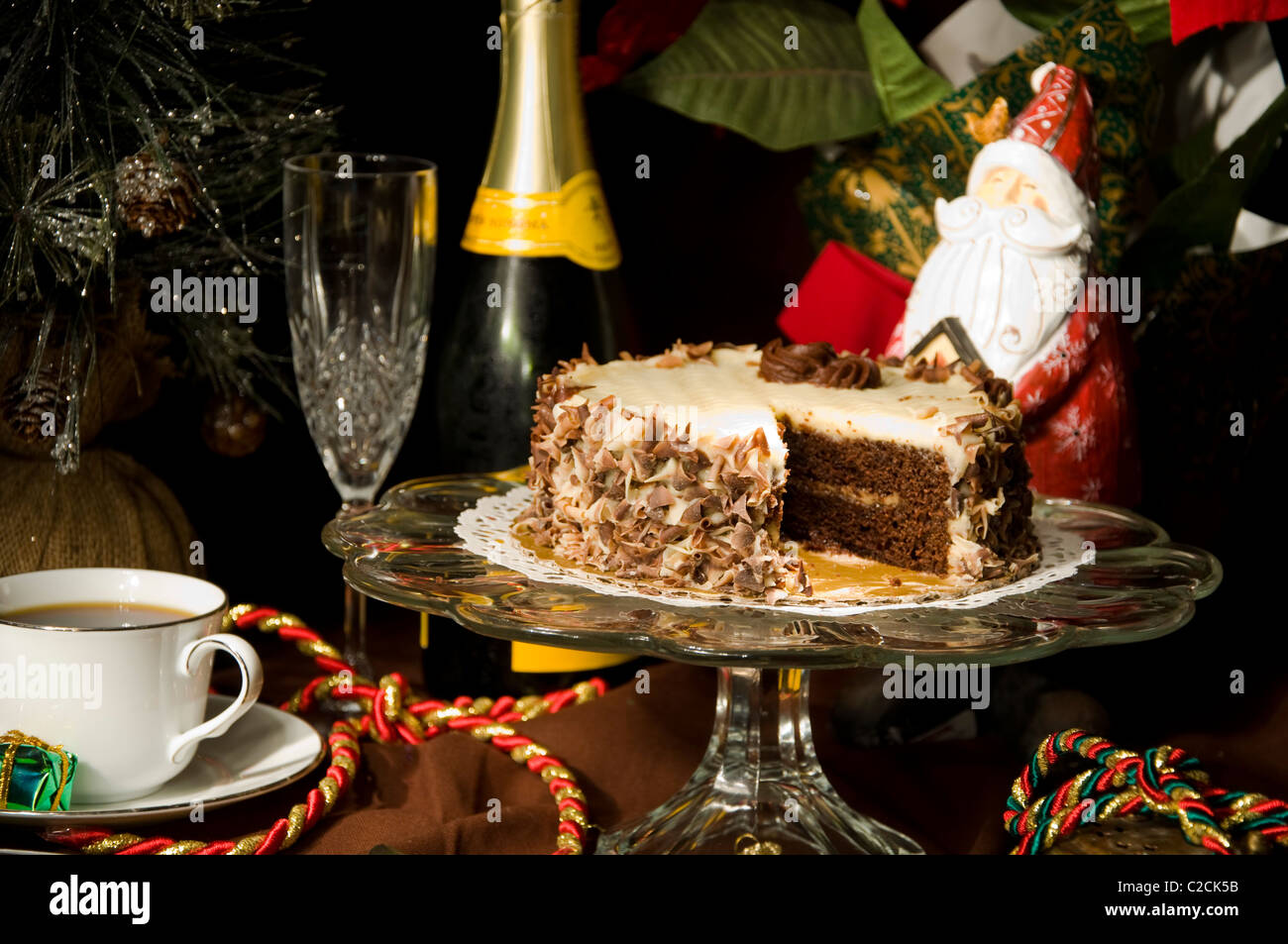 Chocolate Cake Champagne High Resolution Stock Photography And Images Alamy Chocolate Cake Champagne High Resolution Stock Photography And Images Alamy