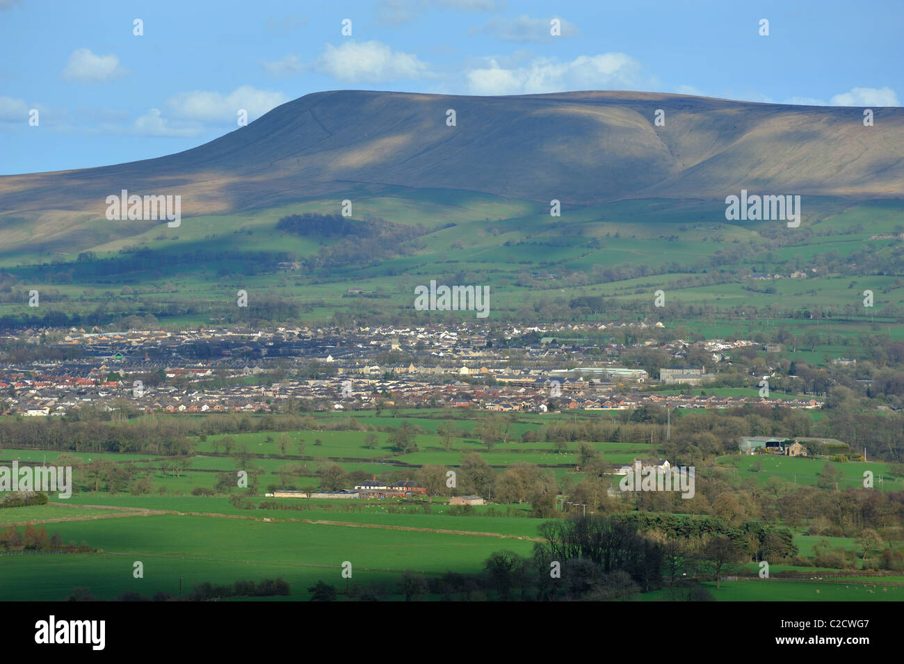 Pendle Hill over Clitheroe Lancashire Stock Photo Alamy