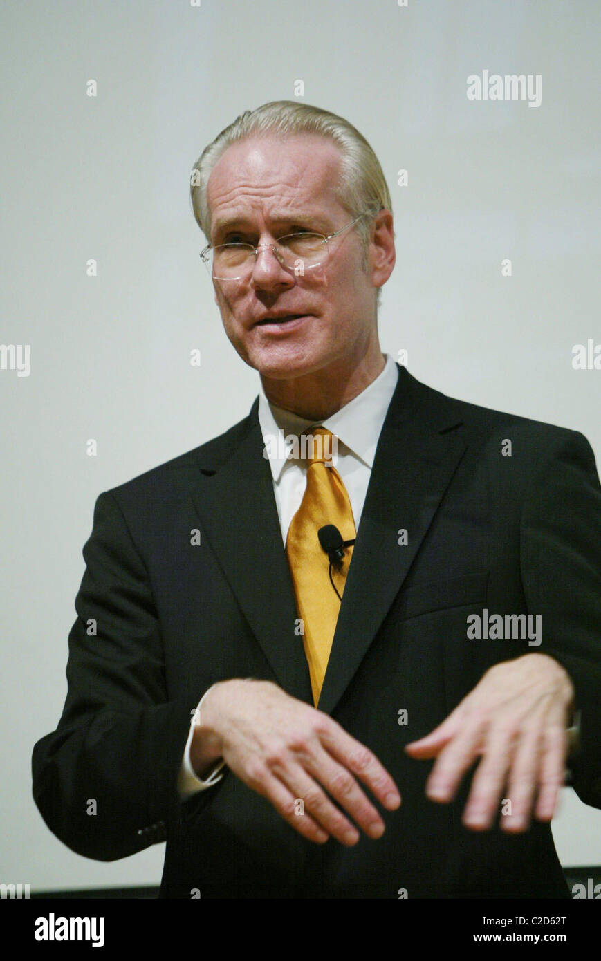 Fashion guru Tim Gunn spoke to students about his career in the fashion Fashion guru Tim Gunn spoke to students about his career in the fashion