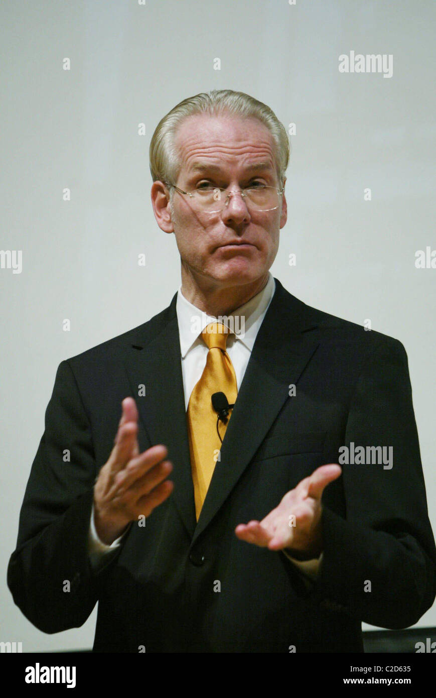 Fashion guru Tim Gunn spoke to students about his career in the fashion Fashion guru Tim Gunn spoke to students about his career in the fashion