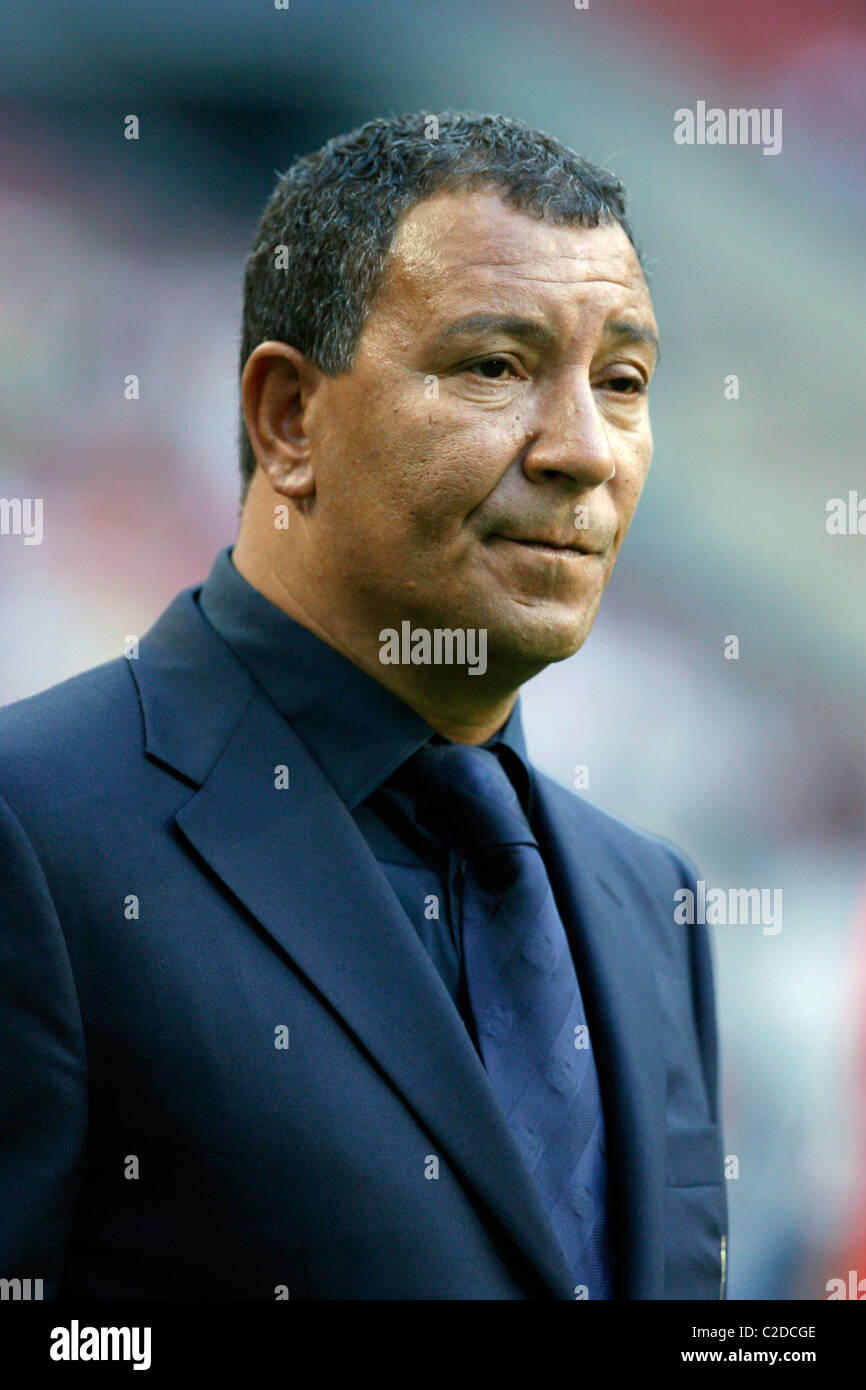 Coach of the Amsterdan Football Club Ajax, Henk Ten Cate Amsterdam,  Netherlands - 08.11.07 Stock Photo - Alamy