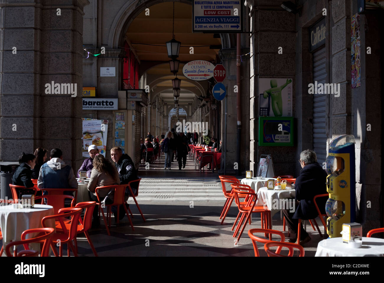 Roma cafe hi-res stock photography and images - Alamy, image size:1300x956