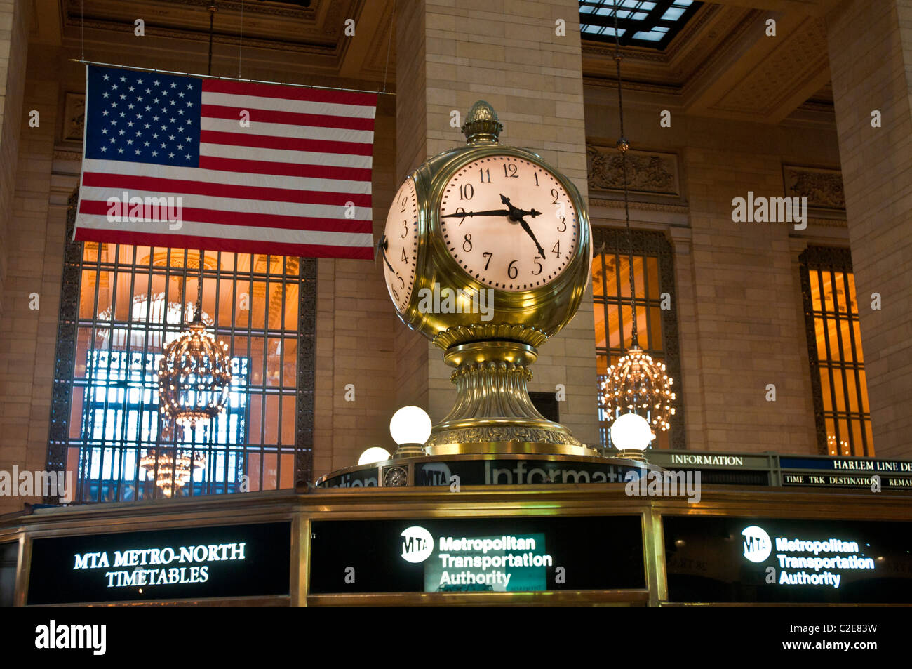 Grand central information booth clock hires stock photography and