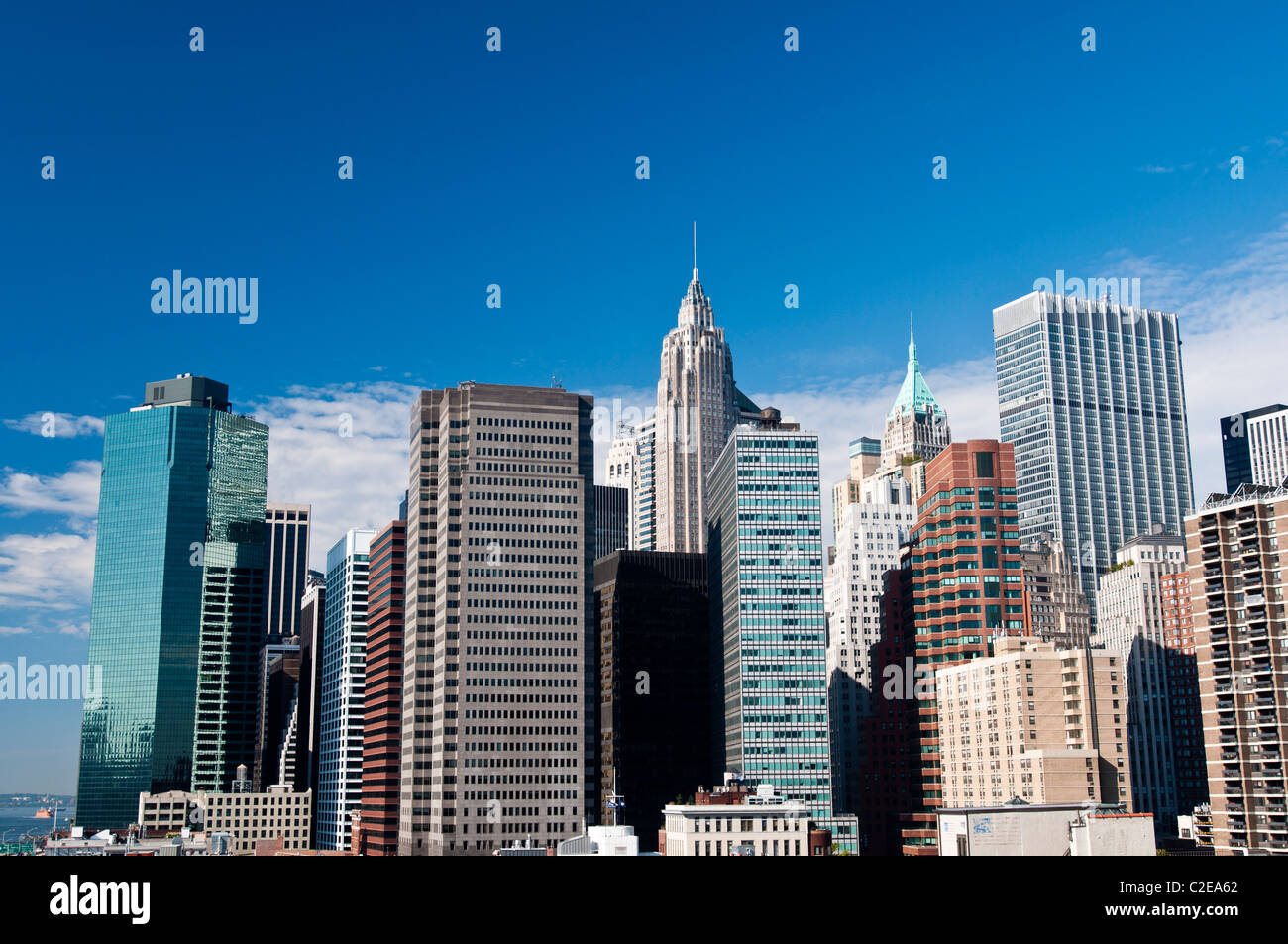 Là trung tâm tài chính và kinh tế của thành phố New York, Lower Manhattan là địa điểm hấp dẫn với những cao ốc văn phòng độc đáo và các tòa nhà lịch sử nổi tiếng. Hãy thưởng thức những khung cảnh ấn tượng và đắm mình trong sự trầm lắng của khu đô thị sầm uất này.