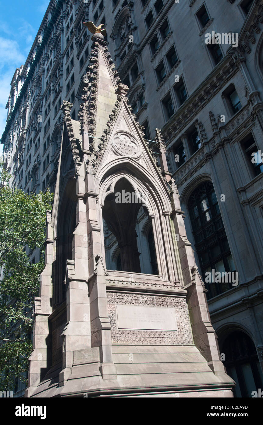 Independence memorial spire in trinity church cemetery hires stock