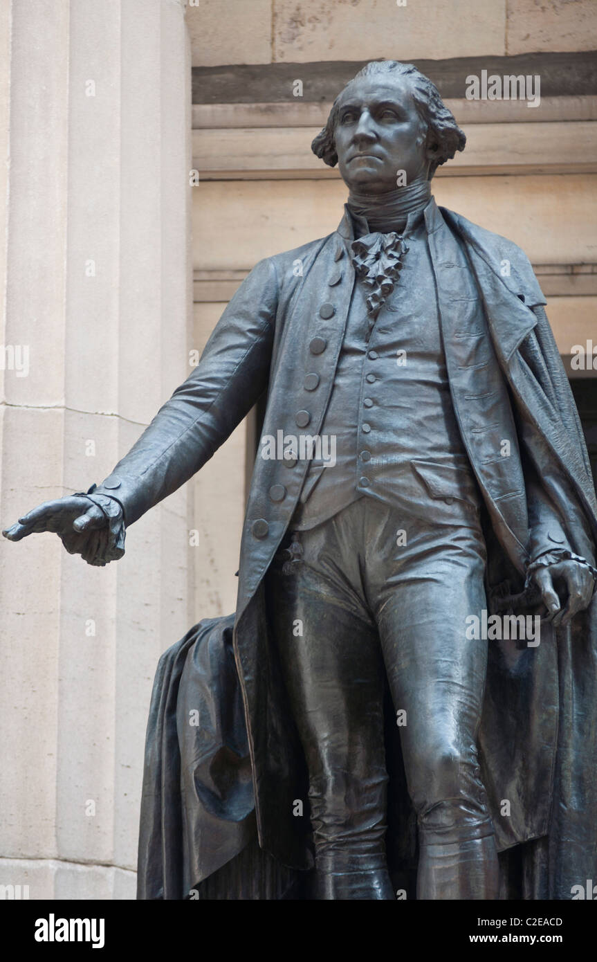 Wall Street bronze George Washington statue in front of Federal Hall National Memorial, Manhattan, New York City, USA Stock Photo