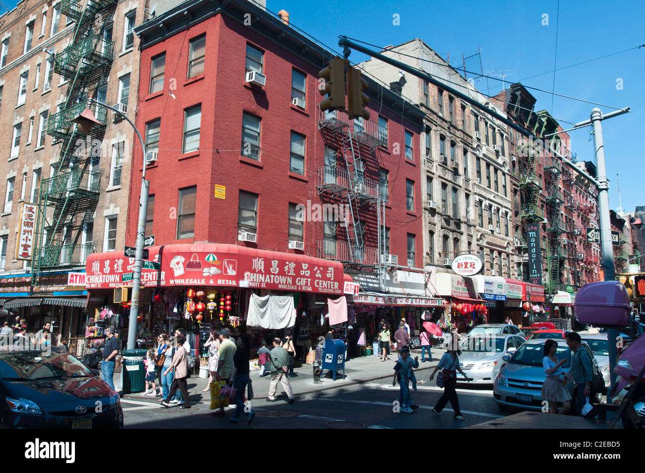 A tourist gift shop, Chinatown, New York City with many souvenir items for  sale Stock Photo - Alamy