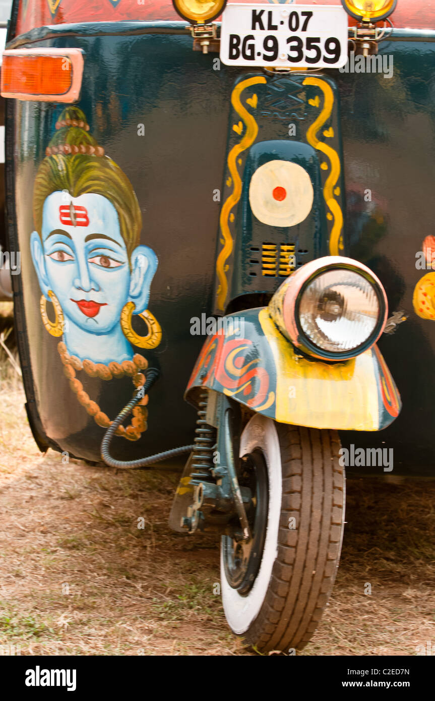Pimped up rickshaws embark on a 4000km adventure from Cochin to Sikkim in India for the Rickshaw run Stock Photo