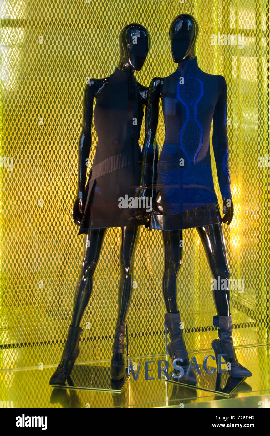Mannequin female hi-res stock photography and images - Alamy