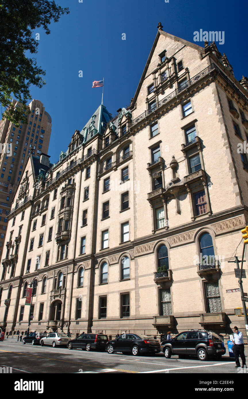 The Dakota co-op apartment building 72nd Street, Central Park West, Upper West Side, Manhattan, New York City, USA Stock Photo