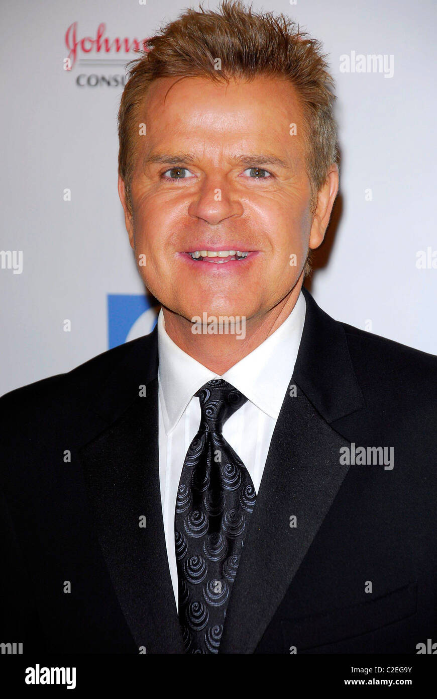 Mike Jerrick The Skin Cancer Foundation presents the Skin Sense Award