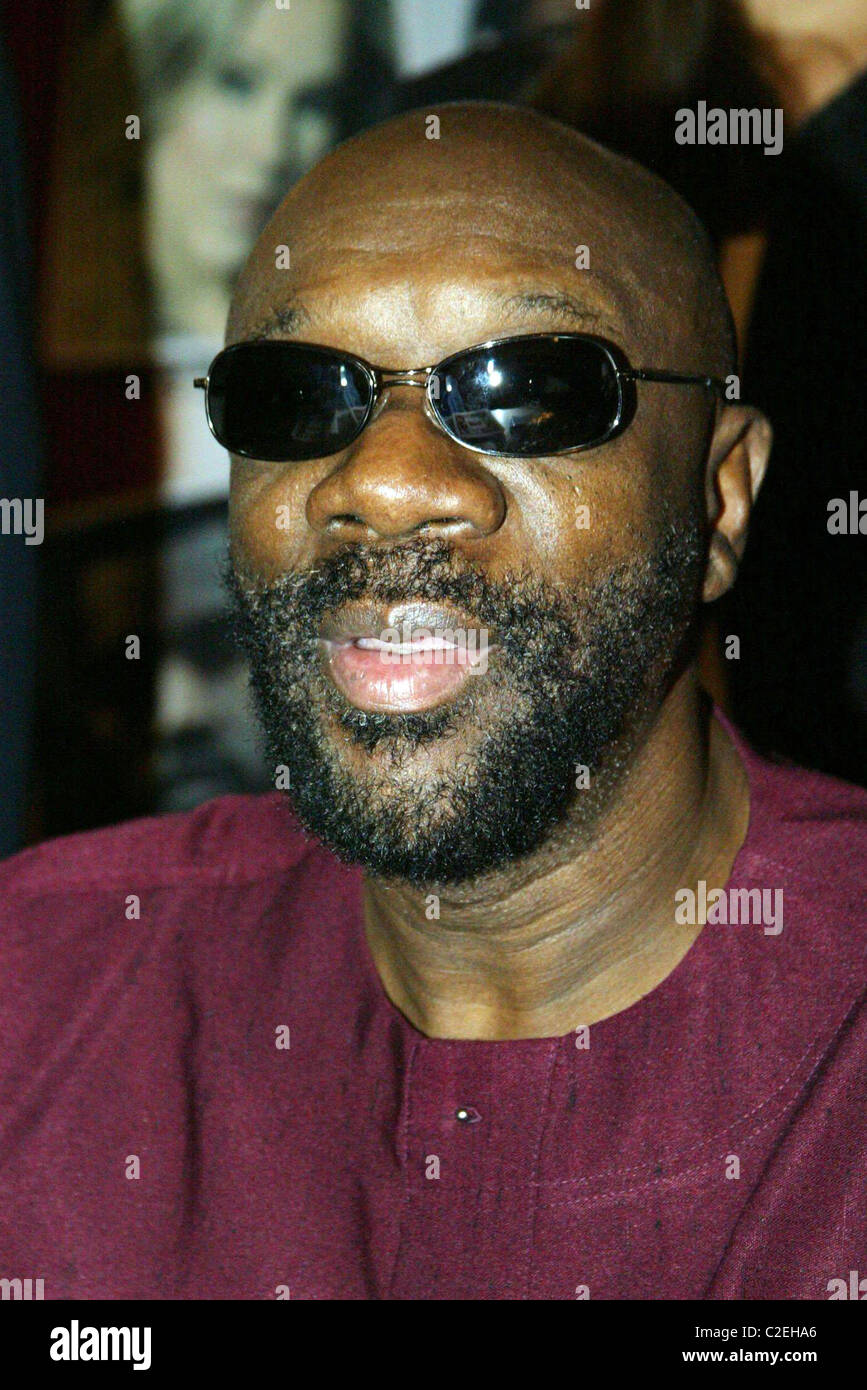 ( s) * MUSICIAN ISAAC HAYES DIES Musician ISAAC HAYES has died. He was