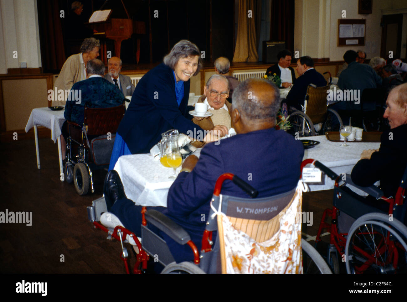 Lest We Forget Association Volunteer Workers Serving Lunch St Andrews Church Hall Stock Photo