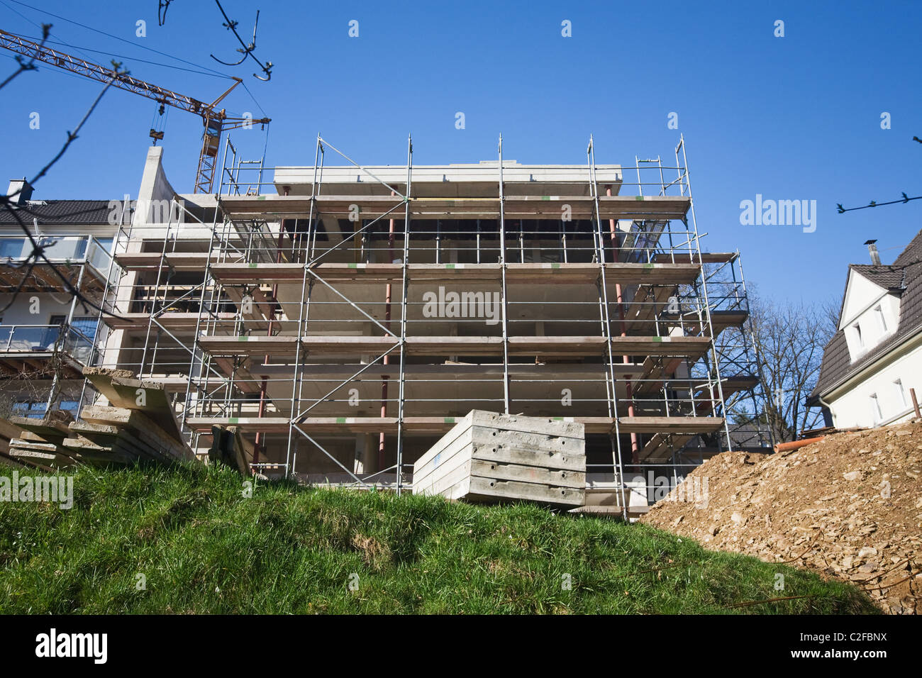 House under construction exterior hi-res stock photography and images ...