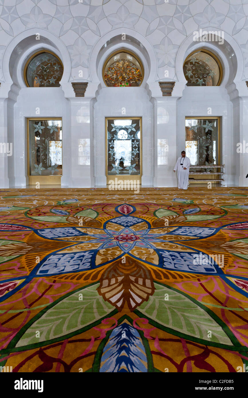 A Prayer Room And Decorative Floor Design At The Sheikh