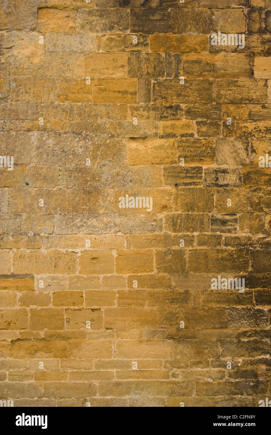 Yellow cotswold stone hires stock photography and images Alamy