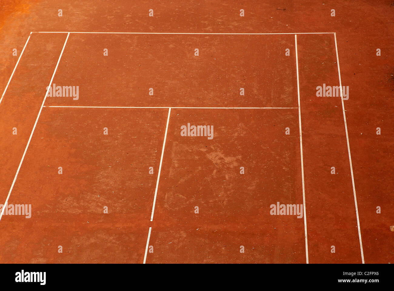 Lines and Net on Red Dirt Tennis Court - view from above Stock Photo - Alamy