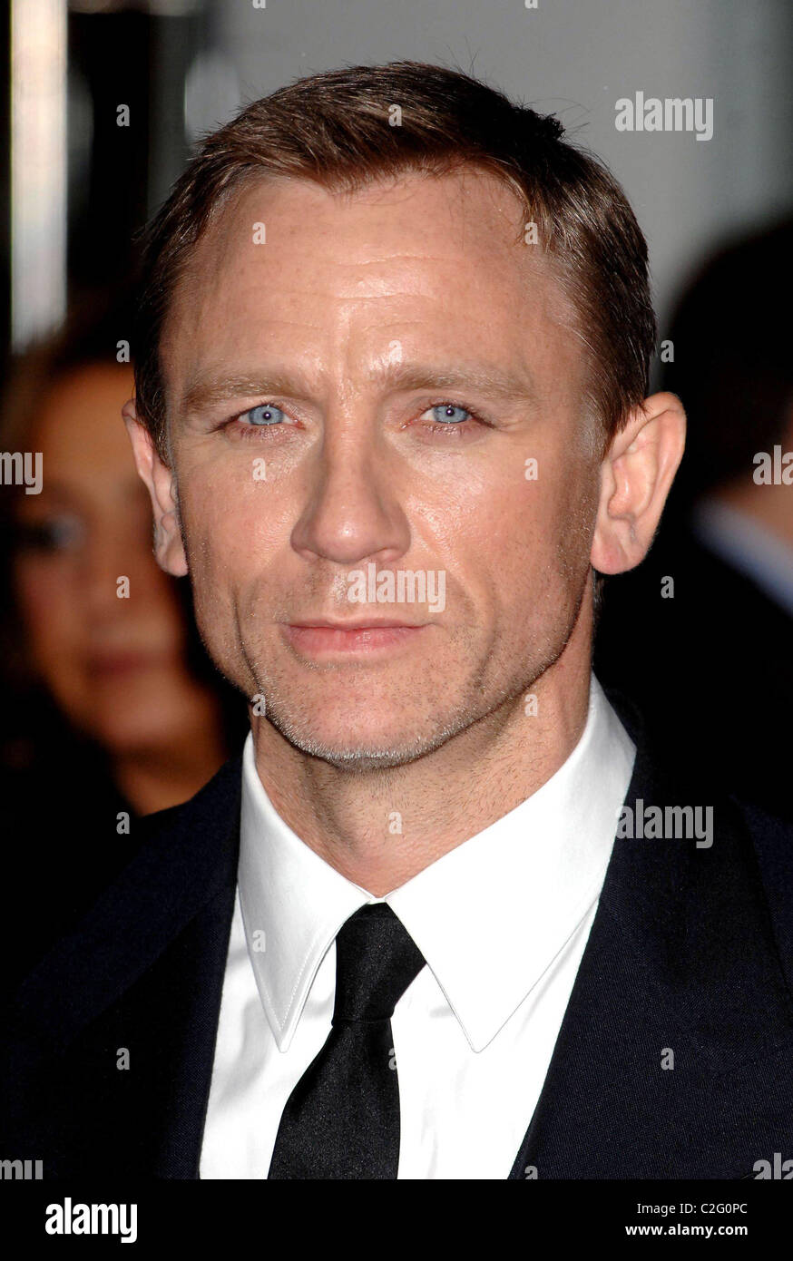 Daniel Craig The Golden Compass World Premiere at the Odeon Leicester ...