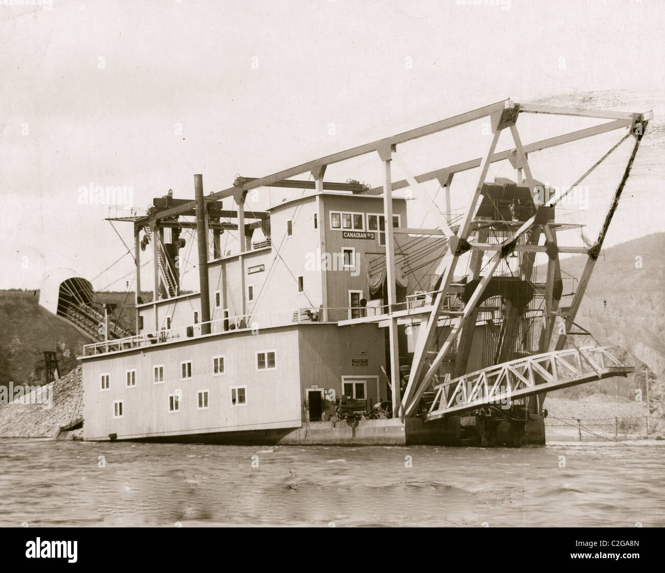 small gold dredge small gold dredge