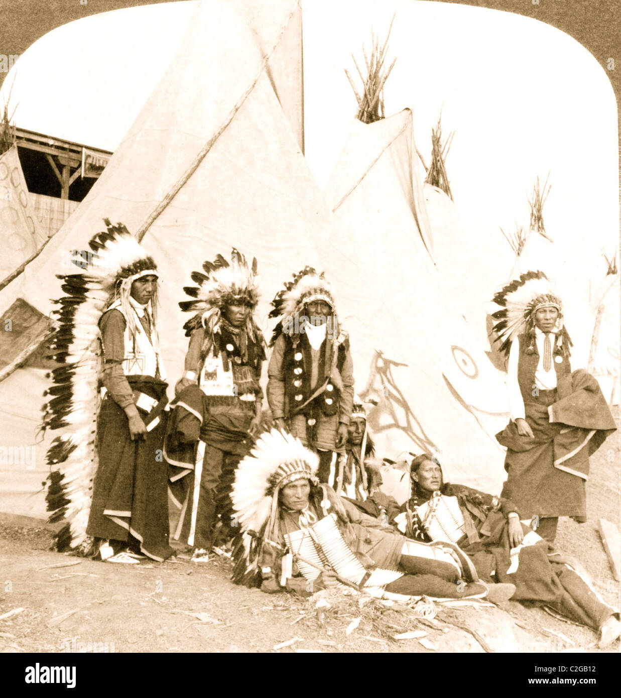 Indian War Bonnets High Resolution Stock Photography and Images - Alamy