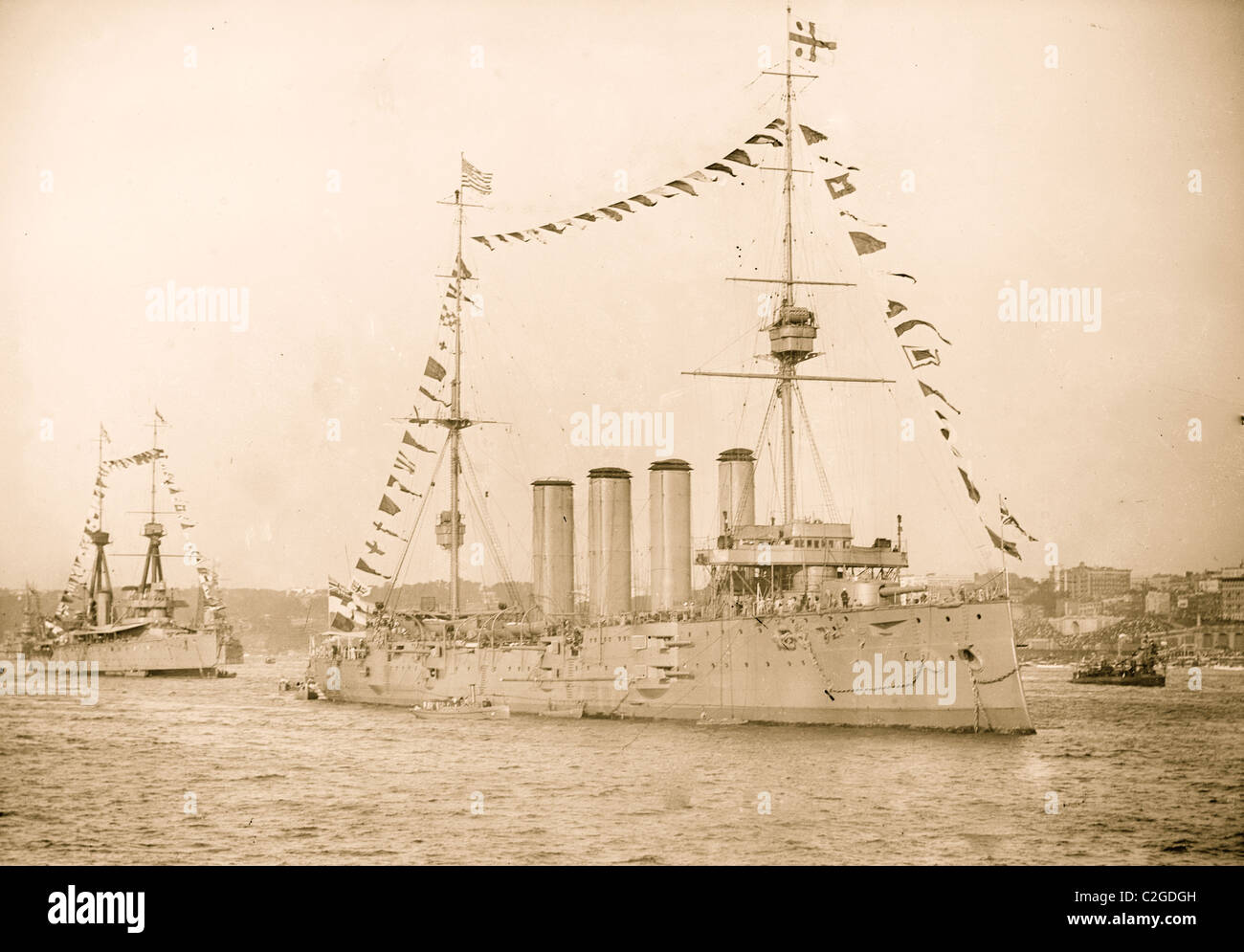 Hms drake hires stock photography and images Alamy
