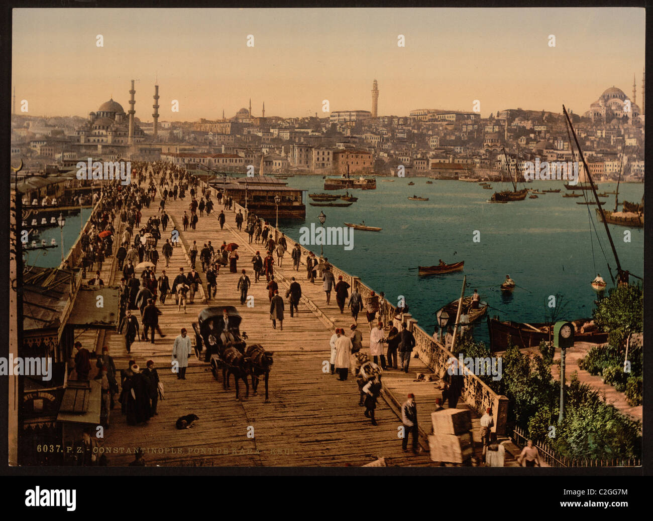 Kara-Keui (Galata) bridge, Constantinople, Turkey Stock Photo