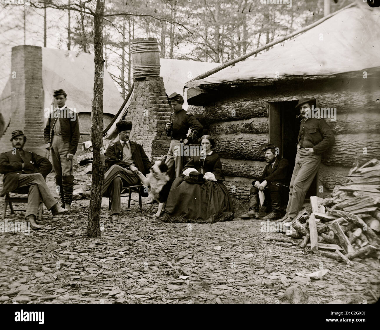 Brandy Station, Va. Officers and a lady at headquarters of 1st Brigade, Horse Artillery Stock Photo