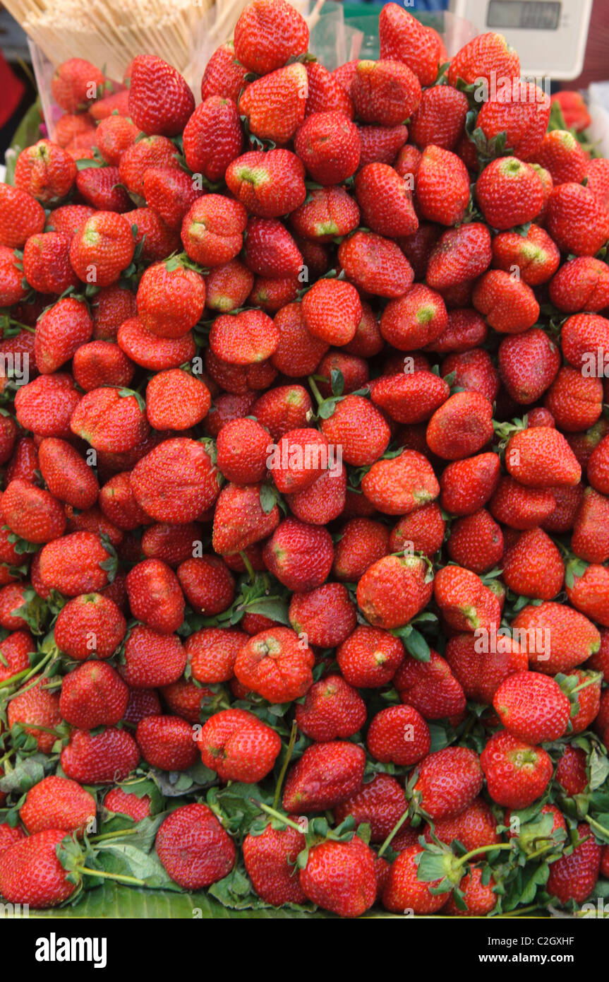 strawberries for sale in Bangkok's Chinatown Stock Photo Alamy