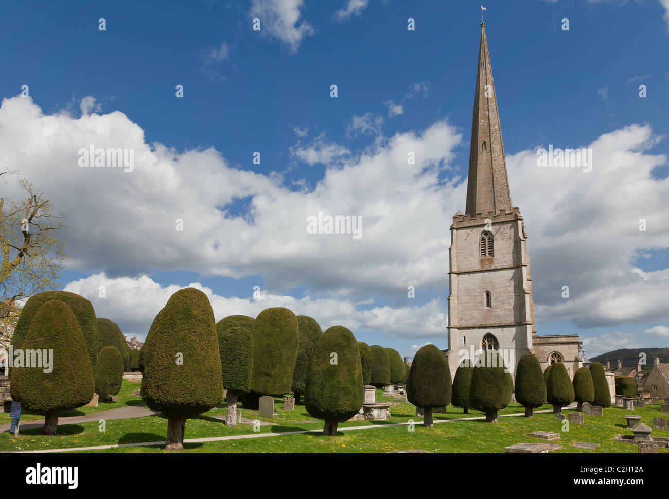 PAINSWICK CHURCH AND CHURCH YARD WITH YEW TREES IN THE COTSWOLDS, GLOUCESTERSHIRE ENGLAND UK Stock Photo