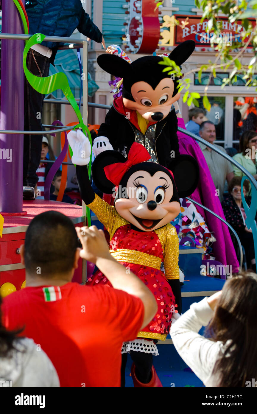 Minnie mouse mickey mouse in hi-res stock photography and images - Page 3 -  Alamy