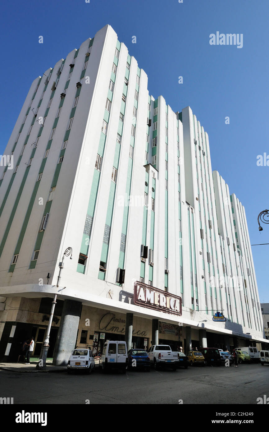 Havana. Cuba. Edificio Rodríguez Vázquez y Teatro América. by architects Fernando Martínez Campos and Pascual Rojas, 1941. Stock Photo