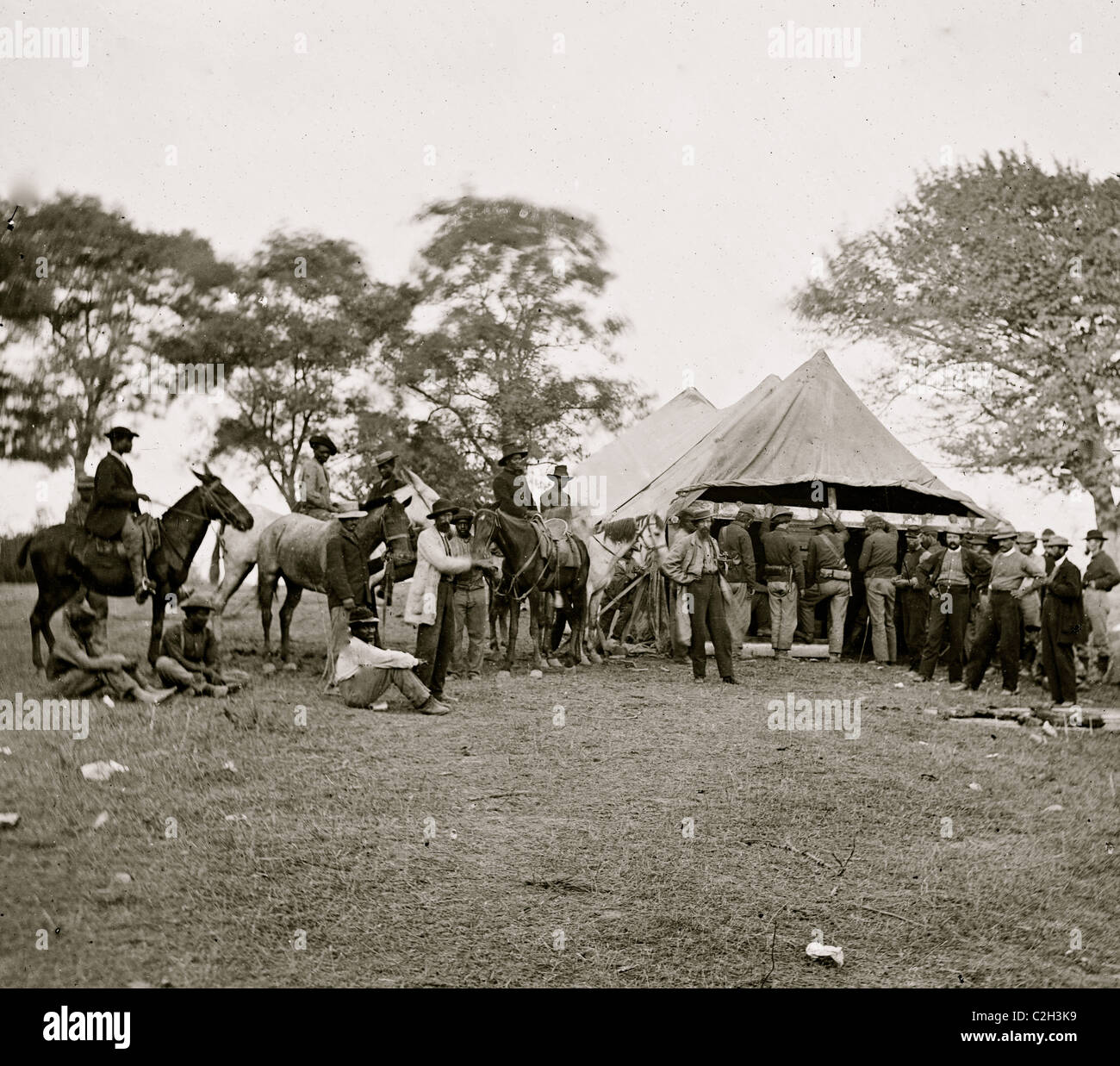 Fredericksburg, Va. Soldiers filling canteens Stock Photo