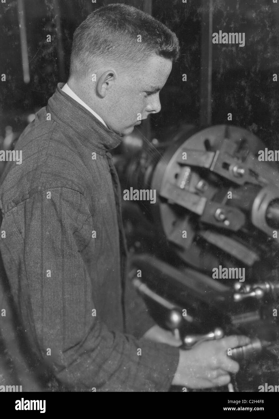 Boys working in Pope Munitions Factory at Westfield, Mass. - Going home Stock Photo