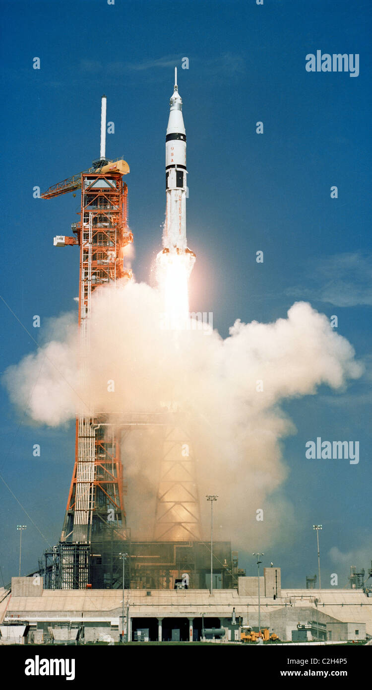 Apollo-Soyuz Test Project's NASA Apollo/Saturn 1B space vehicle launch Stock Photo