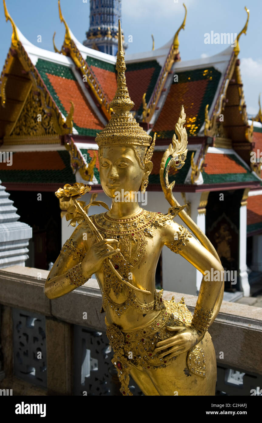 A statue at the Grand Palace complex in Bangkok, Thailand Stock Photo ...