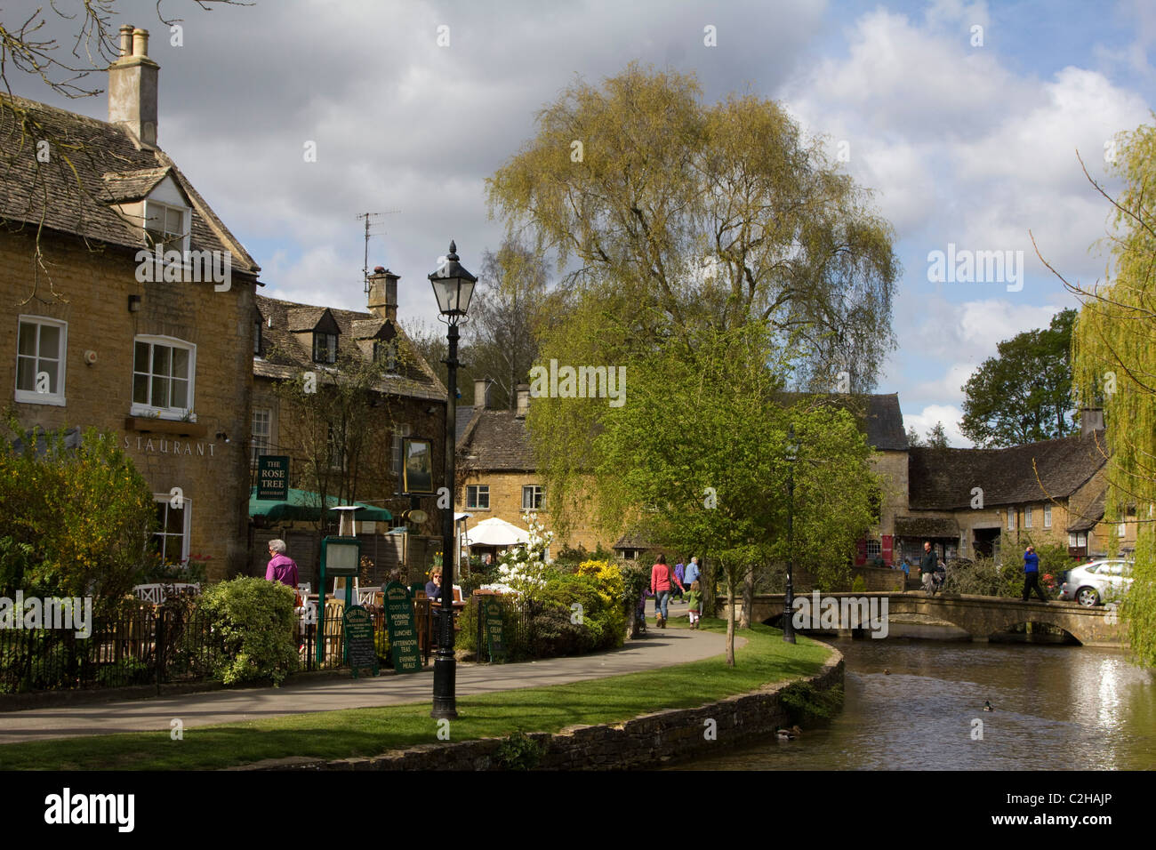 Bourton on the water Cotswolds Gloucestershire England Uk Gb Stock bourton-on-the-water-cotswolds-gloucestershire-england-uk-gb-stock