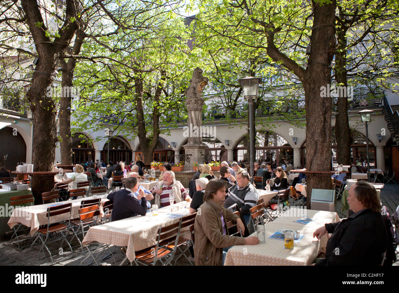 beer garden, Hofbraeuhaus beer house, Munich, Bavaria, Germany Stock Photo